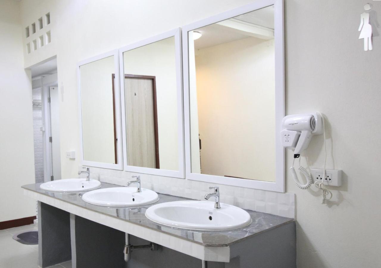 Chaiwat Hostel Бангкок Экстерьер фото