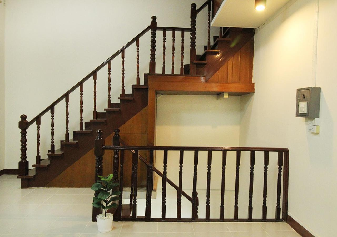 Chaiwat Hostel Бангкок Экстерьер фото