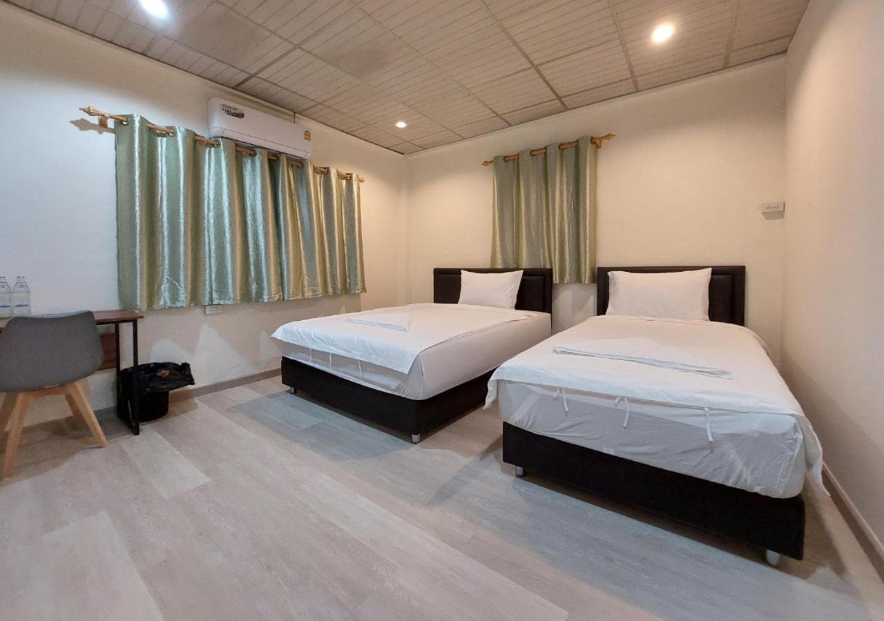 Chaiwat Hostel Бангкок Экстерьер фото