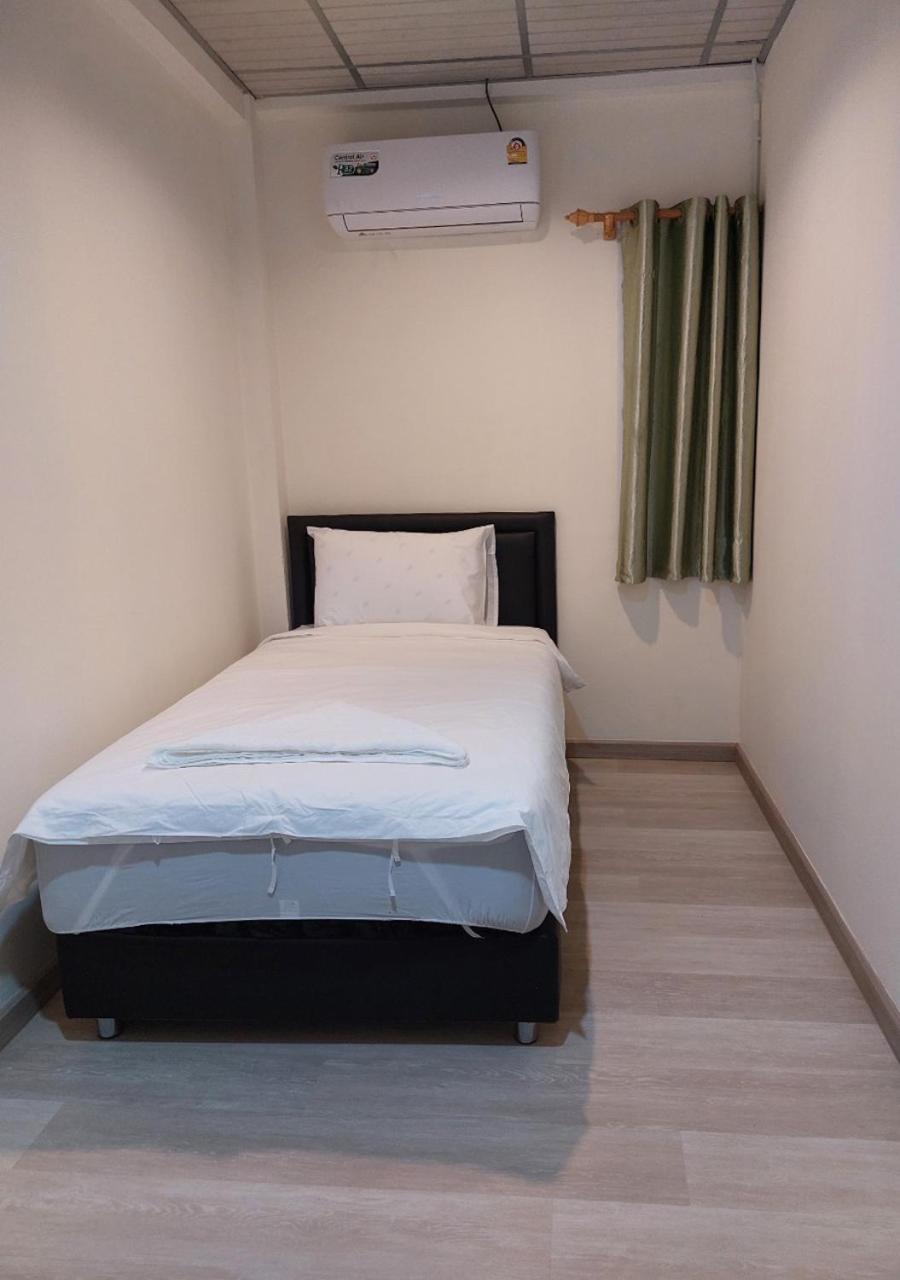 Chaiwat Hostel Бангкок Экстерьер фото